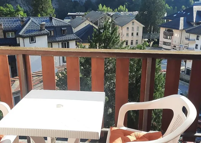 Central Studio Ideal For Hikers Or Skiers